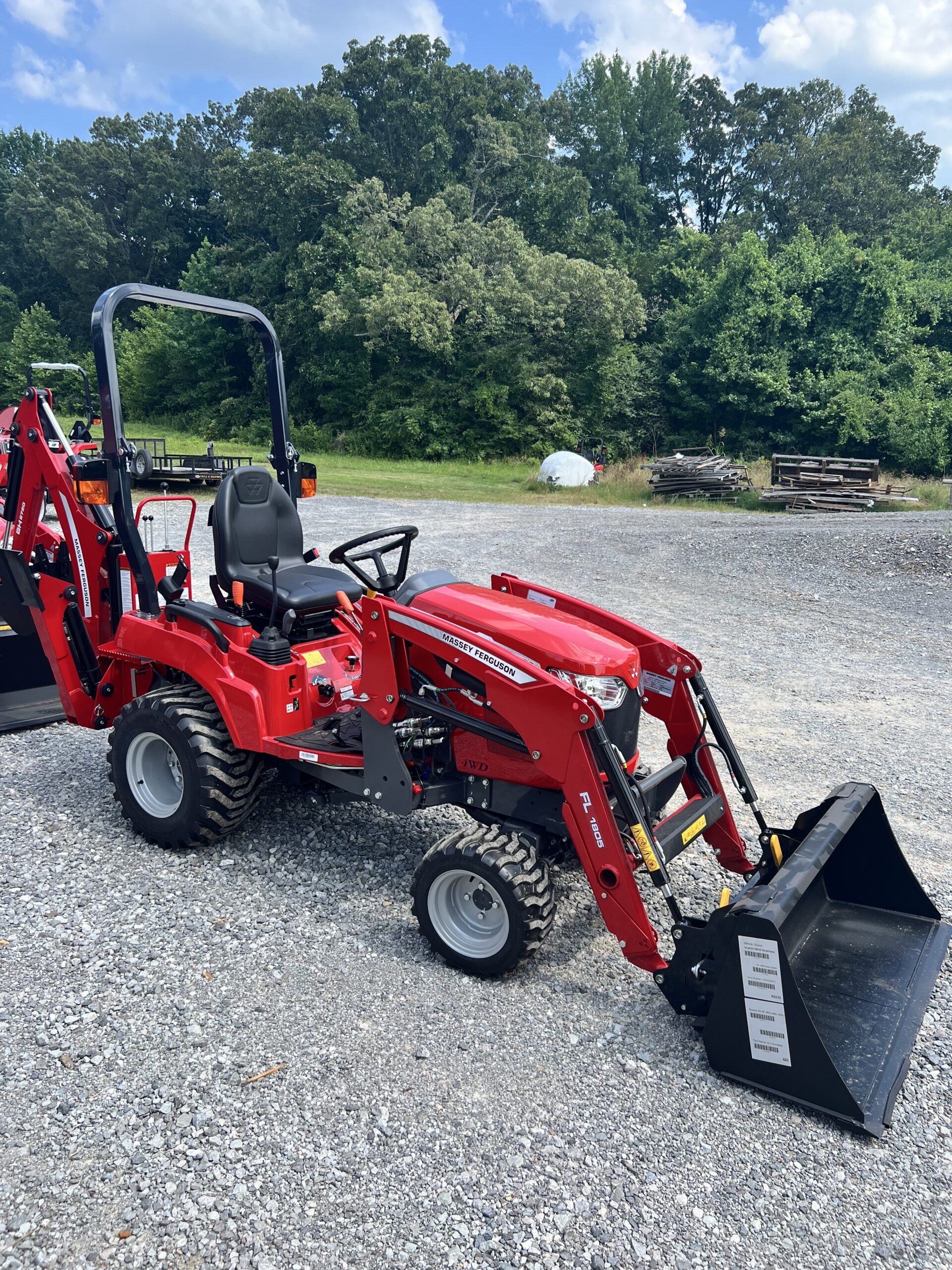 New Massey Ferguson GC 1723EB Sub Compact tractor - Grass Roots ...